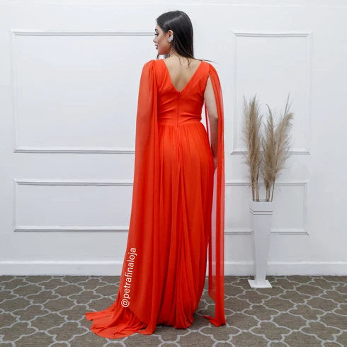 Vestido Três Listras Pequenas com Capa da Gala Nobre Moda Festa