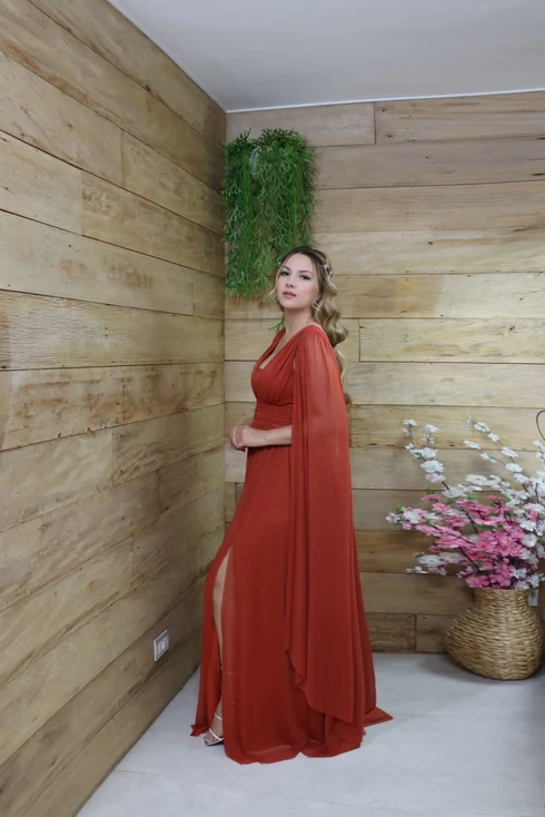 Vestido Três Listras Pequenas com Capa da Gala Nobre Moda Festa