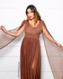 Vestido Três Listras Pequenas com Capa da Gala Nobre Moda Festa - MARROM